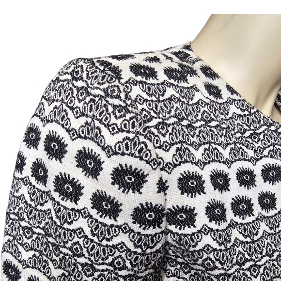 Kasper Womens 3/4 sleeve blazer with shoulder pads. - Picture 4 of 7